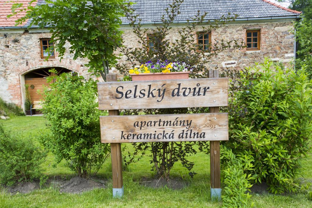 Selsky Dvur Apartment Kajov Bagian luar foto